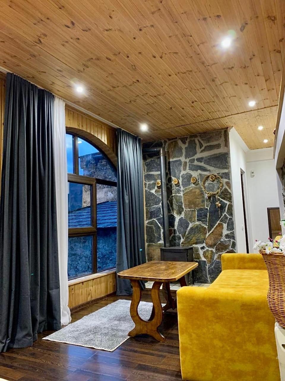 Guest House Keti Margiani เมสเตีย ภายนอก รูปภาพ